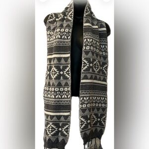 Gray Patterned reversible knit Scarf